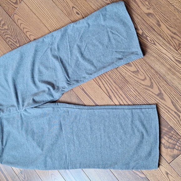 Yoga Shorts Grey - Picture 4 of 4